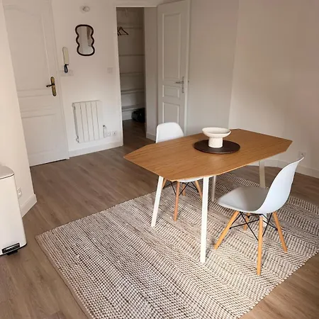 Duplex De Charme Au Coeur Des Remparts De
